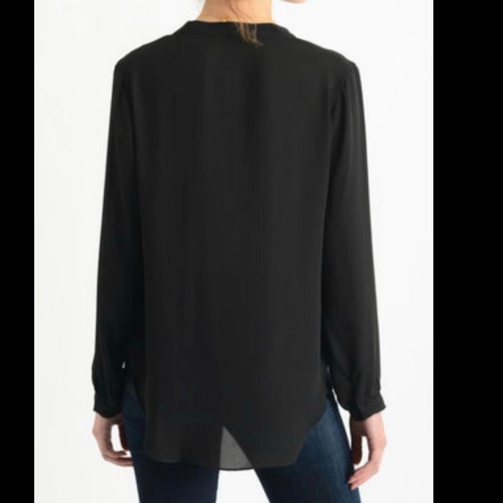 Olivaceous Deep V Blouse in Black. Size Medium. NWOT. - Picture 2 of 6
